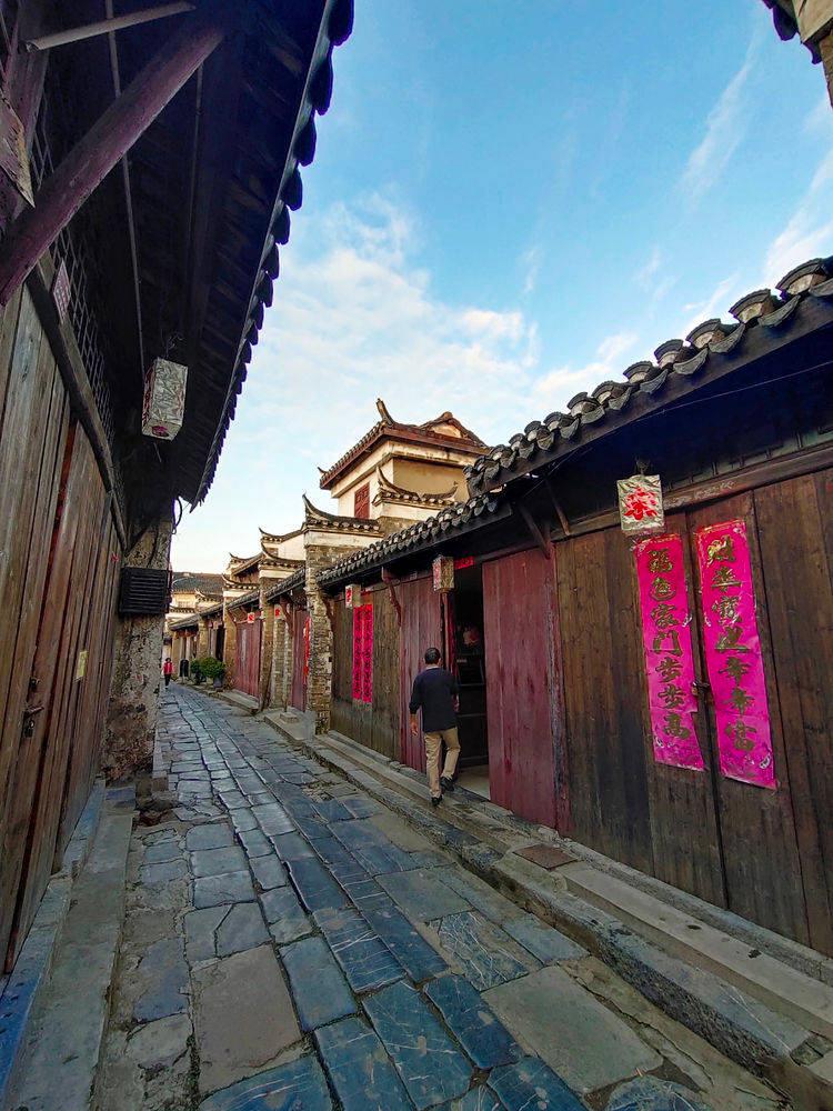 听说航天员太空过年，日照老兵骄傲地哈哈大笑，老兵心里装着什么？游戏画面